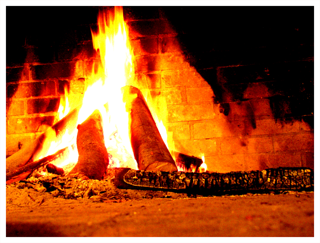 A hearty fire keeps all three rooms nice and warm. During peak winter time, the fire will be so hot that it's not safe to be within 1 meter of it.
